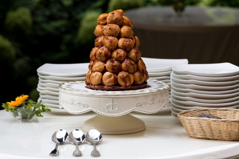 photo de gateau avec choux à la crème